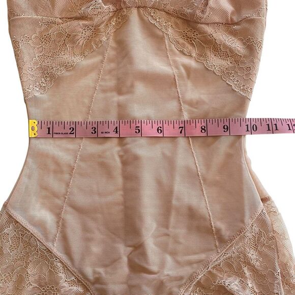 Spanx Bodysuit Spotlight On Lace Bodysuit 10119R Vintage Rose Shapewear Slimming - Picture 5 of 5